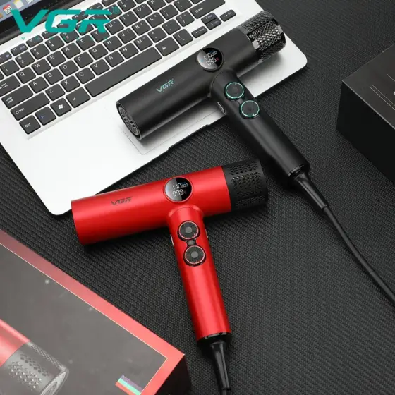 سشوار برس‌دار چرخشی 1900 وات وی جی ار مدل V-401، موتور AC
